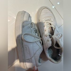 men’s Louis vuitton sneakers size 8.5